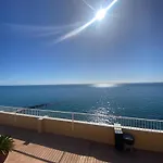 Front Edificio Mayoral Centro Ciudad Y Primera Linea Playa Muy Amplio Y Espacioso Marbella