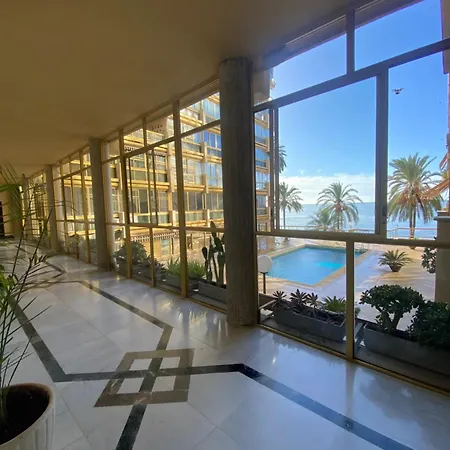 Beachfront Edificio Mayoral Primera Linea De Playa Y Centro Ciudad Con Barco Opcional Marbella