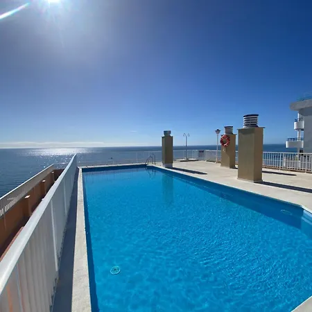 Front Edificio Mayoral Centro Ciudad Y Primera Linea Playa Muy Amplio Y Espacioso *