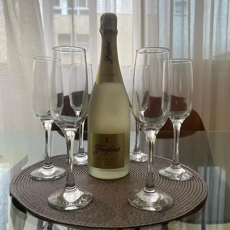 Front Edificio Mayoral Centro Ciudad Y Primera Linea Playa Muy Amplio Y Espacioso * Marbellac