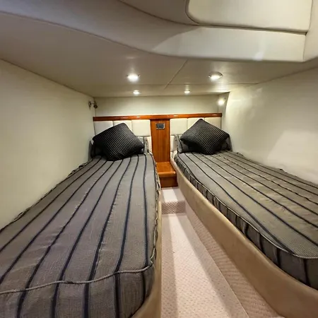 Front Edificio Mayoral Centro Ciudad Y Primera Linea Playa Muy Amplio Y Espacioso Appartement