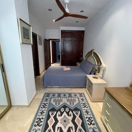 Front Edificio Mayoral Centro Ciudad Y Primera Linea Playa Muy Amplio Y Espacioso * Marbella